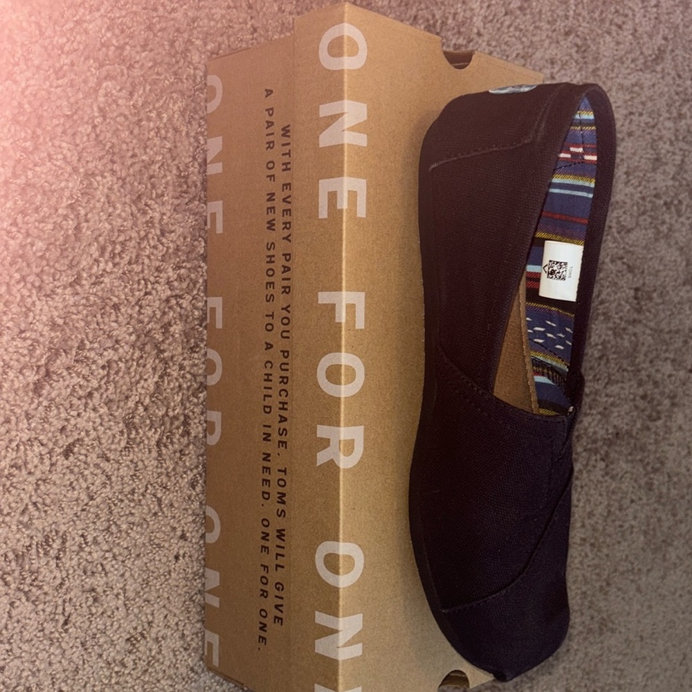 TOMS
7.5 W